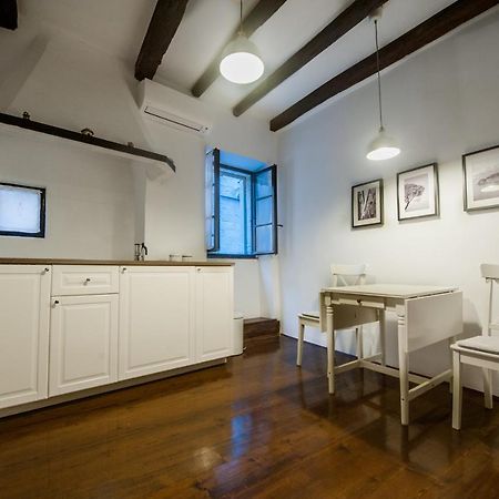 Studio Apartment Casa Di Pietra โรวีน ภายนอก รูปภาพ