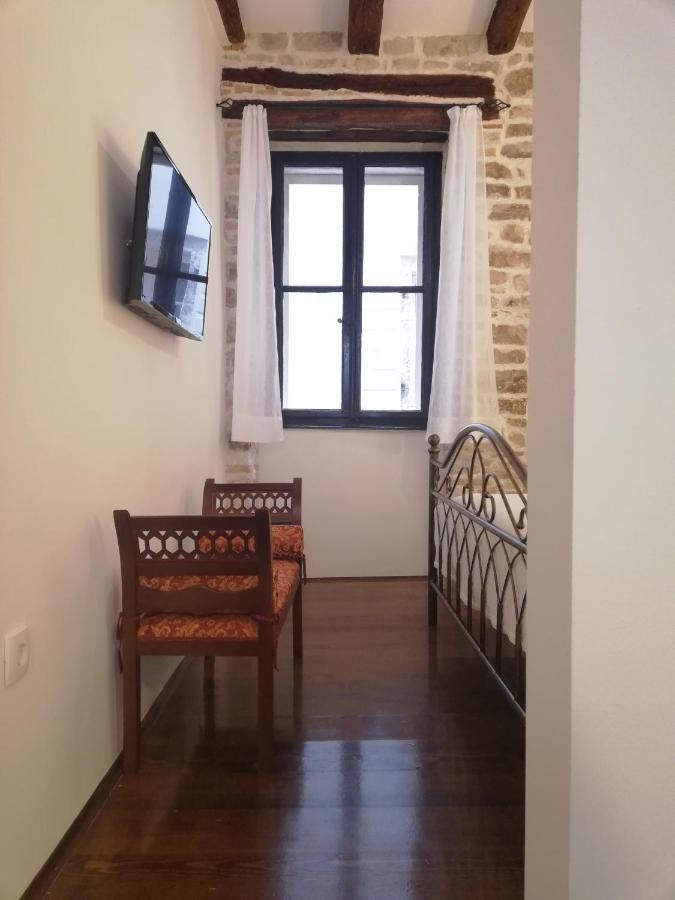 Studio Apartment Casa Di Pietra โรวีน ภายนอก รูปภาพ